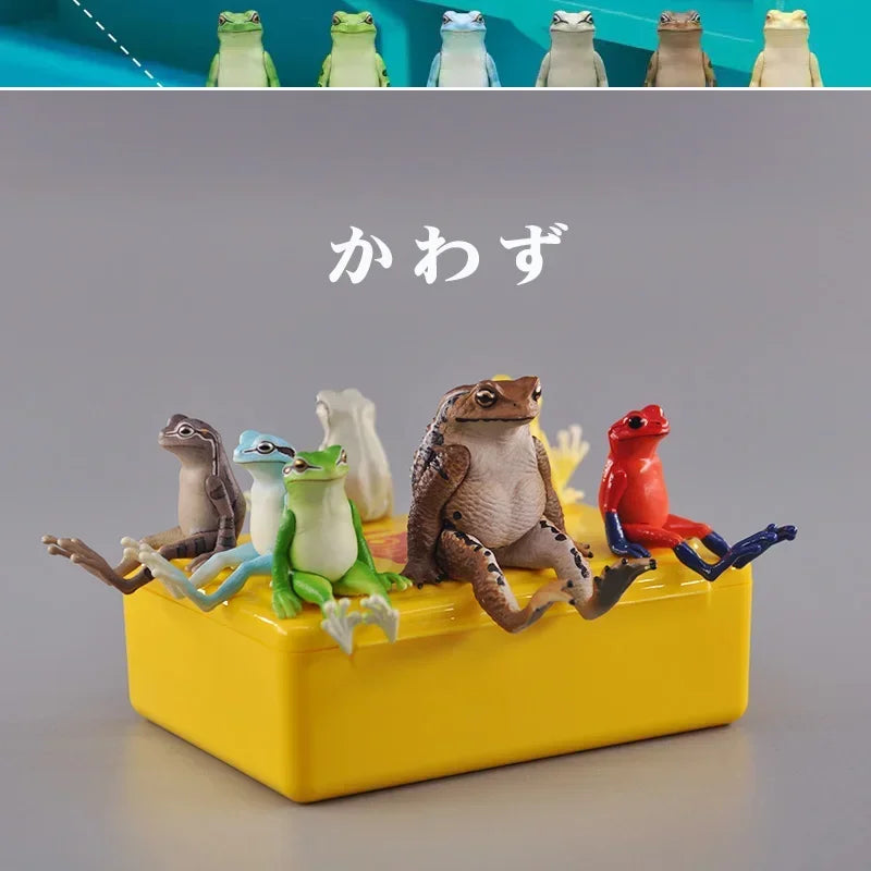 KITAN กาชาปอง ตุ๊กตากบนั่ง ของเล่นกาชาปอง สะสม ตุ๊กตาโมเดลสัตว์ตลก ของประดับตกแต่งเดสก์ท็อป ของขวัญสำหรับเด็ก