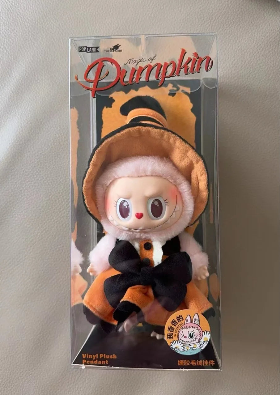 มีในสต็อก Mokoko Zimomo พวงกุญแจตุ๊กตา Labubu ฮัลโลวีน ของขวัญคริสต์มาส พวงกุญแจ Labubu ของเล่นเด็ก ตกแต่งกระเป๋าเป้ จำลอง Labubu